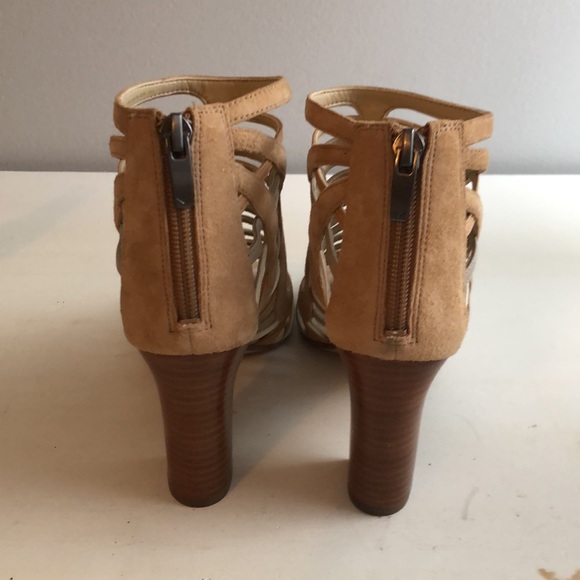 Spring boots - Picture 3 of 3